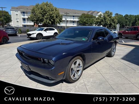 Used 2013 Dodge Challenger R/T RWD image 3