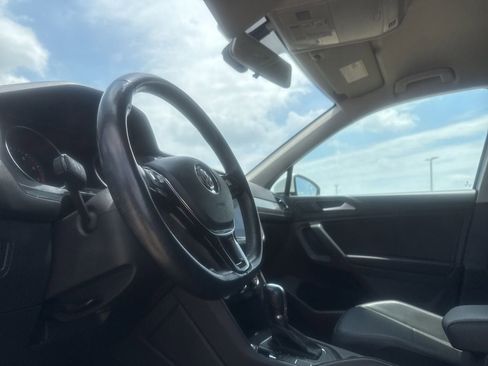 Used 2019 Volkswagen Tiguan SE FWD image 42