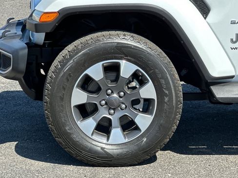 Used 2021 Jeep Wrangler Unlimited Sahara AWD/4WD image 32