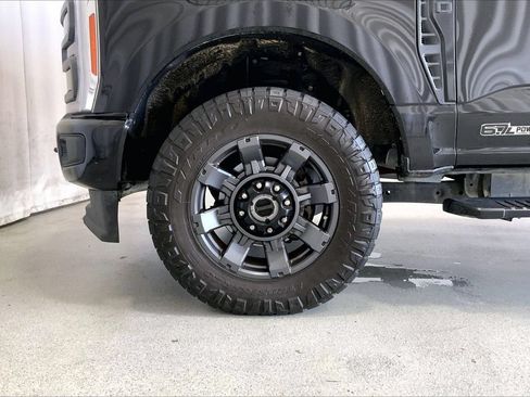 Used 2023 Ford F250 Lariat w/ Sport Appearance Package AWD/4WD image 6