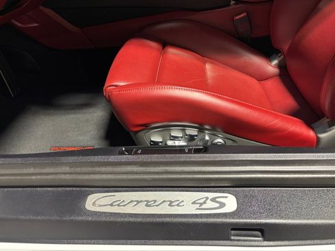 Used 2019 Porsche 911 Carrera 4S AWD/4WD image 9