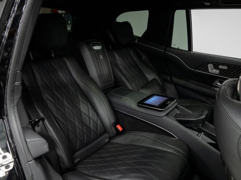 Used 2025 Mercedes-Benz Maybach GLS 600 4MATIC image 30