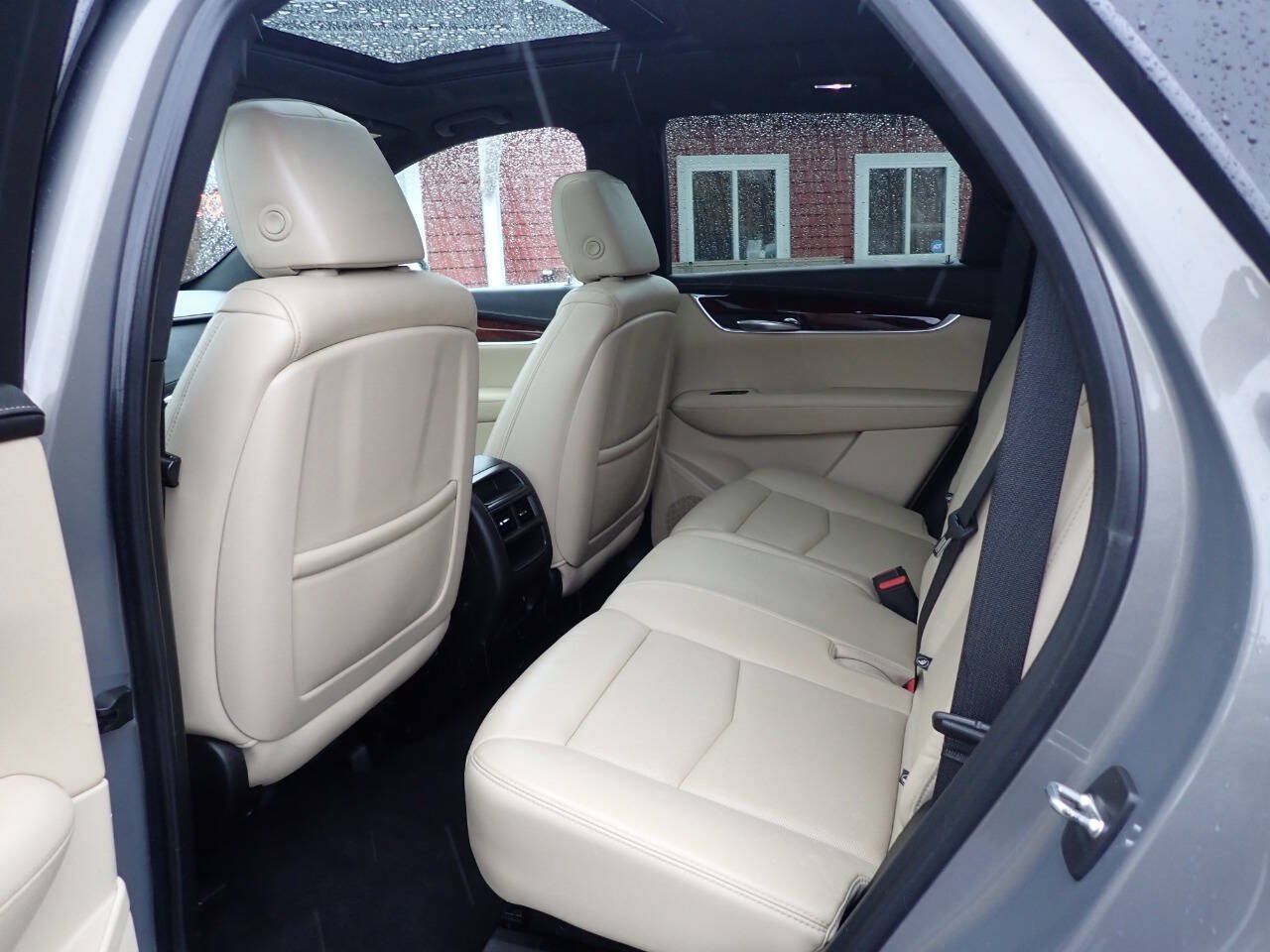 Used 2018 Cadillac XT5 Luxury w/ Trailering Package AWD/4WD image 9