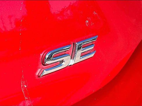 Used 2025 Toyota Camry SE image 9