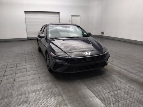 Used 2024 Hyundai Elantra SEL FWD image 13