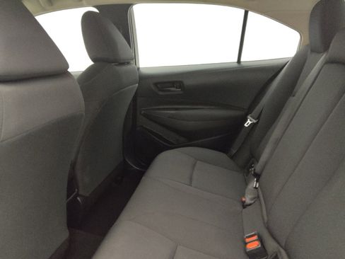Used 2022 Toyota Corolla LE image 18