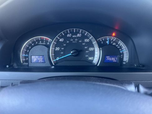 Used 2014 Toyota Camry SE image 11