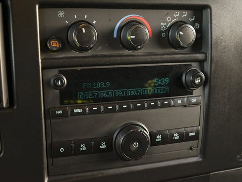 Used 2024 GMC Savana 2500 Work Van w/ Driver Convenience Package image 27