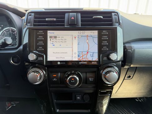 Used 2024 Toyota 4Runner TRD Off-Road Premium AWD/4WD image 19