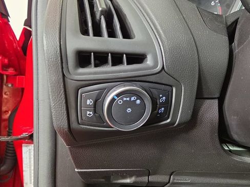 Used 2017 Ford Focus SEL w/ Cold Weather Package FWD image 29
