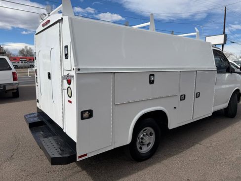 Used 2016 Chevrolet Express 3500 image 25