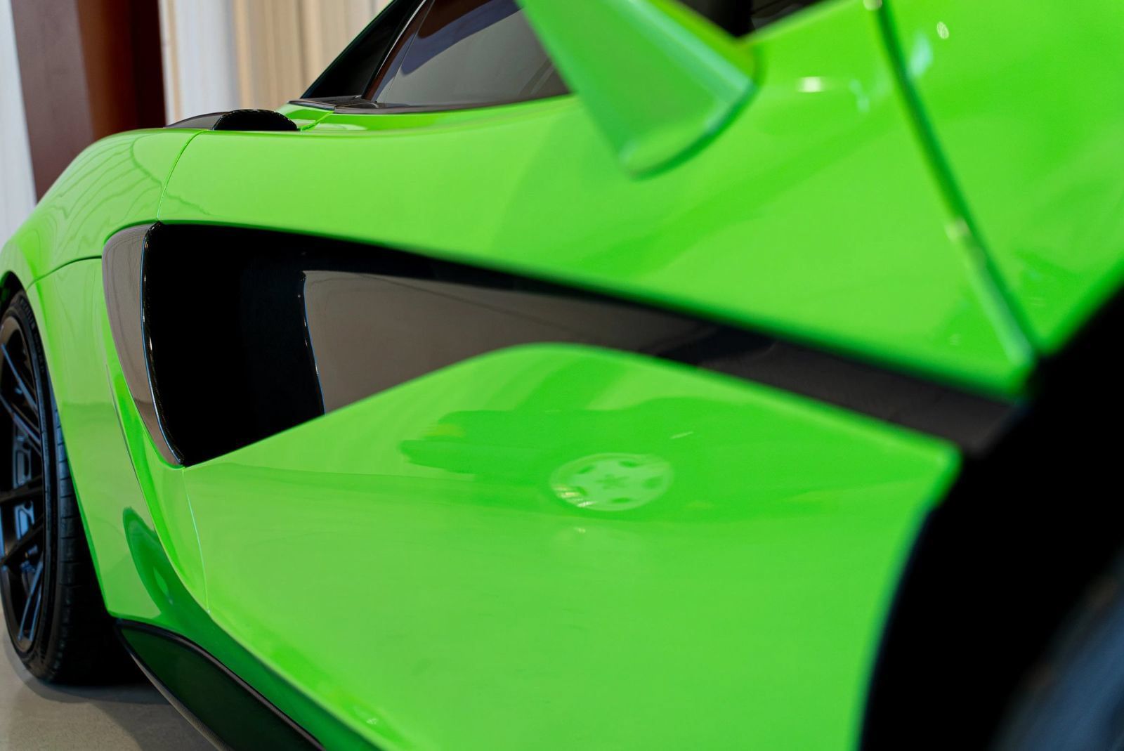 Used 2016 McLaren 570S Coupe RWD image 11