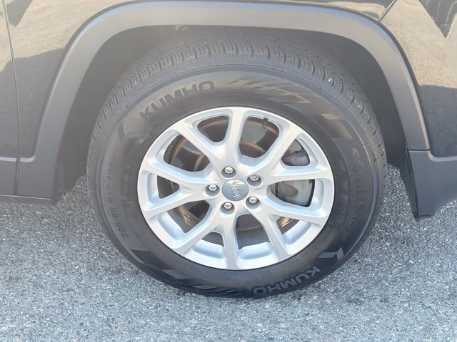 Used 2016 Jeep Cherokee Latitude w/ Comfort/Convenience Group AWD/4WD image 10