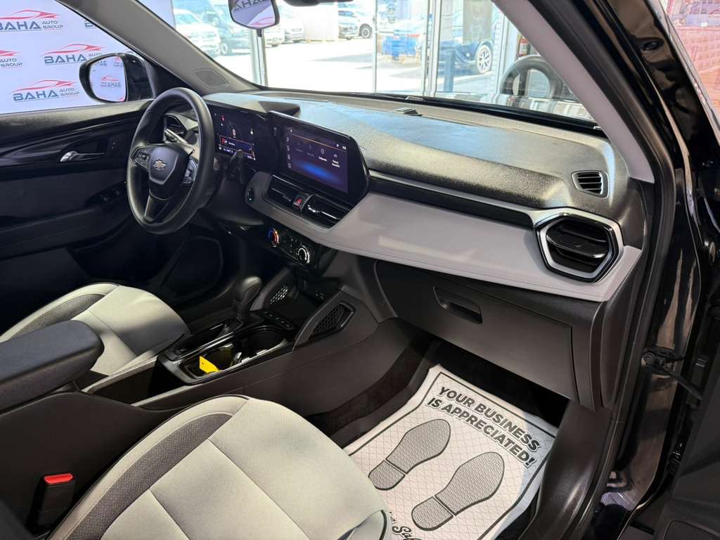 Used 2024 Chevrolet TrailBlazer LT w/ Driver Confidence Package AWD/4WD image 46
