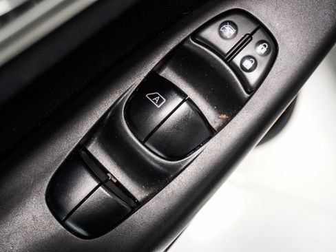 Used 2018 Nissan Sentra SV image 32