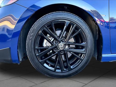 Used 2025 Toyota Camry SE w/ Convenience Package FWD image 11