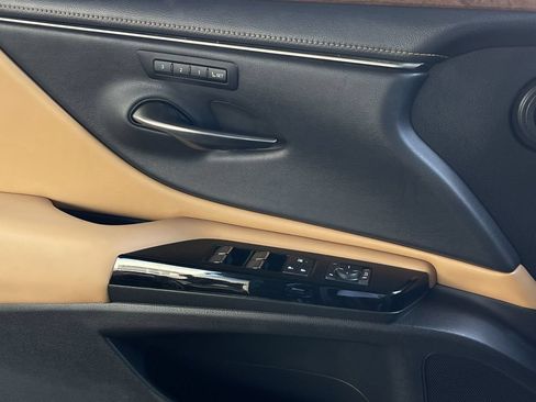 Used 2023 Lexus ES 350 w/ Premium Package FWD image 21