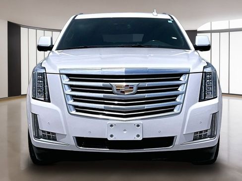 Used 2020 Cadillac Escalade ESV Platinum AWD/4WD image 3