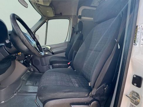 Used 2017 Mercedes-Benz Sprinter 2500 image 11