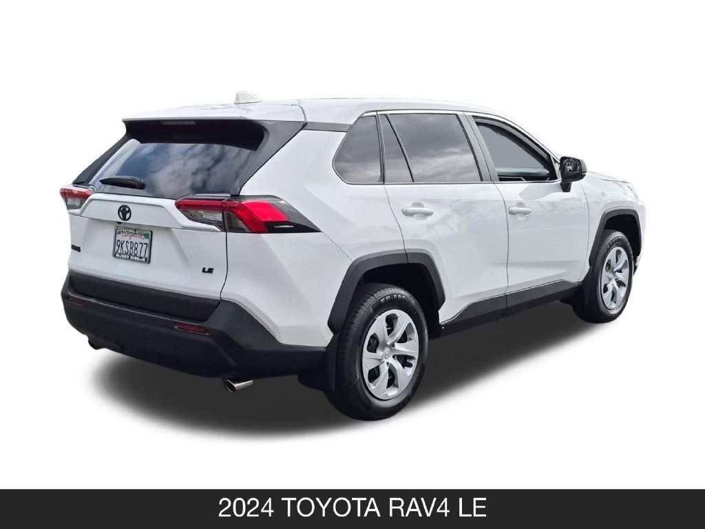 Used 2024 Toyota RAV4 LE FWD image 9