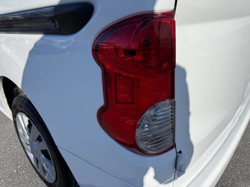 Used 2017 Nissan NV200 SV w/ Technology Package image 37