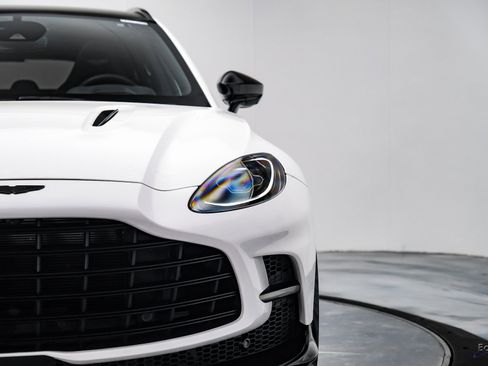 Used 2023 Aston Martin DBX 707 image 23