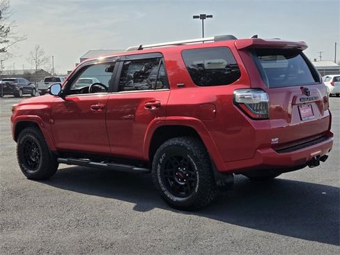 Used 2021 Toyota 4Runner SR5 Premium w/ Moonroof Package image 3
