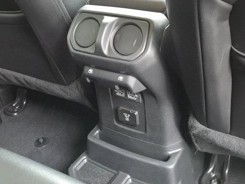 Used 2021 Jeep Wrangler Unlimited Sahara image 34