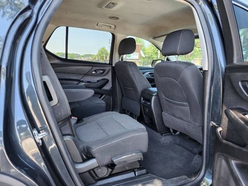 Used 2019 Chevrolet Traverse LT FWD image 7