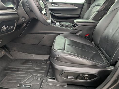 Used 2023 Jeep Grand Cherokee L Overland image 10