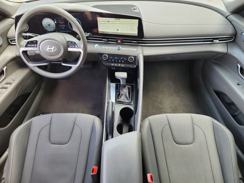 Used 2024 Hyundai Elantra SEL FWD image 26