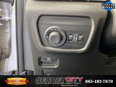Used 2024 Jeep Grand Cherokee Altitude image 14
