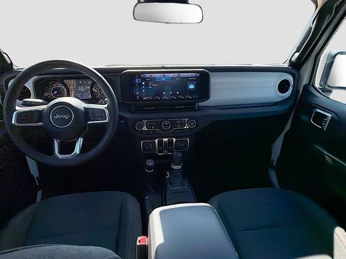 Used 2024 Jeep Wrangler Sahara image 16