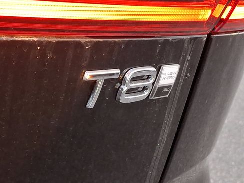 New 2025 Volvo XC60 T8 Plus w/ Protection Package Premier image 23