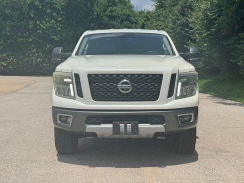 Used 2016 Nissan Titan PRO-4X w/ Pro-4x Convenience Package AWD/4WD image 3
