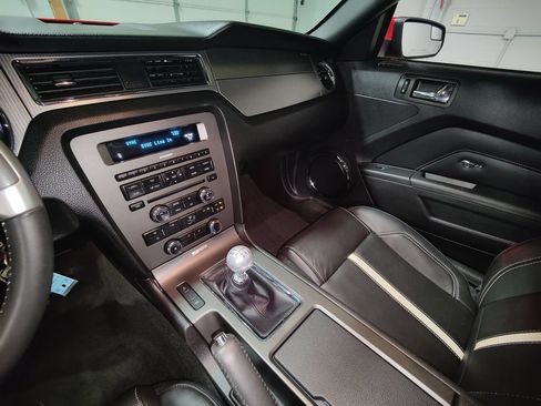 Used 2014 Ford Mustang GT Premium RWD image 32