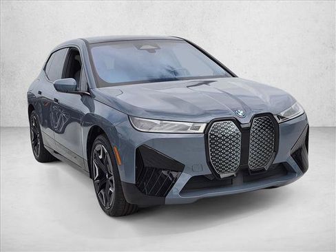 Used 2023 BMW iX xDrive50 w/ Sport Package AWD/4WD image 3