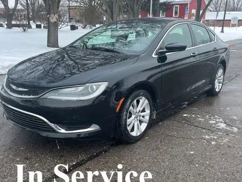 Used 2015 Chrysler 200 Limited w/ Convenience Group image 1