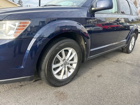 Used 2017 Dodge Journey SXT w/ Comfort/Convenience Group image 9