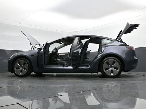 Used 2023 Tesla Model 3 Standard Range image 34