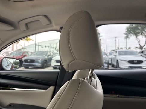 Used 2023 MAZDA MAZDA3 s FWD image 16