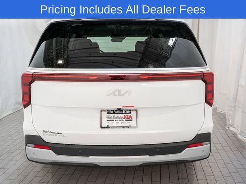 New 2026 Kia Carnival LX FWD image 5