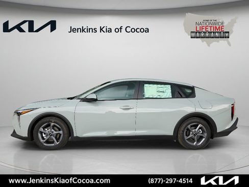 New 2026 Kia K4 FWD image 10