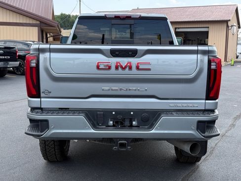 Used 2025 GMC Sierra 3500 Denali w/ Technology Package AWD/4WD image 7