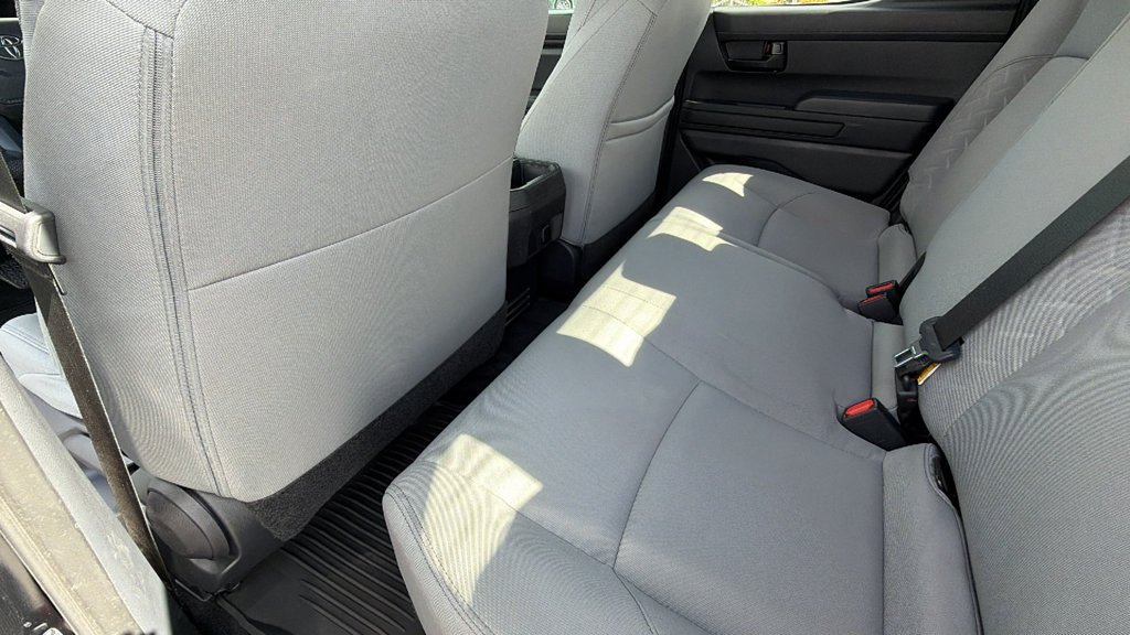 Certified 2025 Toyota Tacoma SR5 AWD/4WD image 24