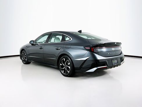 Used 2025 Hyundai Sonata SEL FWD image 5