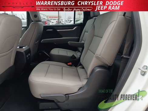 Used 2026 GMC Acadia Elevation w/ Elevation Premium Package AWD/4WD image 15