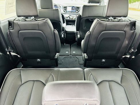 New 2026 Chrysler Pacifica Limited w/ S Appearance Package image 33