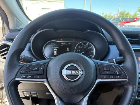 Used 2025 Nissan Versa SV FWD image 21