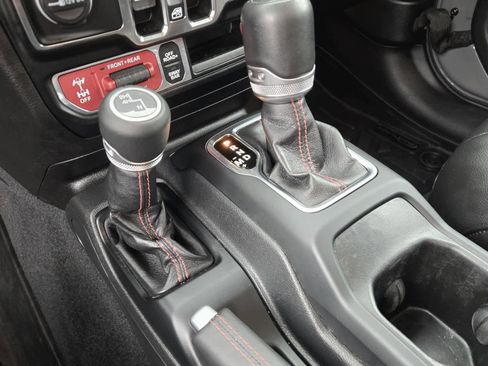 Used 2022 Jeep Gladiator Rubicon w/ LED Lighting Group AWD/4WD image 26